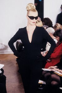 193735049_MichaelKors1995WomenRTW56.thumb.jpg.fd9feeb5b6a7d48a8ff400532b64ecfc.jpg