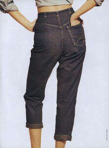 1960s_US_Vogue_November_1999_09.thumb.jpg.4182de91f1f1f8f9e60c65c3d17c7151.jpg