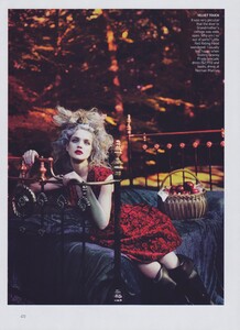 1976918376_Mert__Marcus_US_Vogue_September_2009_09.thumb.jpg.4a2cbfddf2ca951a8cce668d5b061bfc.jpg