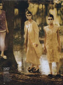 1990s_US_Vogue_November_1999_09.thumb.jpg.26896ab38d28f1ce4fdea0410f650cfb.jpg