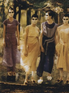 1990s_US_Vogue_November_1999_10.thumb.jpg.eb0a68c6e757ad67384ab9a8c5da4ce5.jpg