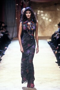 2013399926_EmanuelUngaro1999WomenRTW16.thumb.jpg.ed8081074d242f0706fde79b5d311f8e.jpg