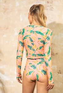 2021_02_04_MOTT50_SW2107_Coco_Crew-Neck-Rash-Guard_Banana-Palm3391_ecomm.jpg