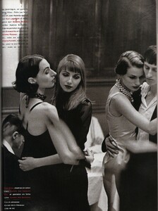 2027076512_MarieSophieWilsonCarrGiselleZelauyJuliaGlamour-Novembre1992(11-1992)Franceparishetaimemikaeljansson2.thumb.jpg.cd0a79f38c7991b8ff118ddcae5ea9ee.jpg