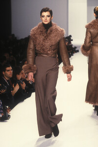 2044042897_IsaacMizrahi1996WomenRTW41.thumb.jpg.176d8512b6ee825024cc36cd3875abe0.jpg