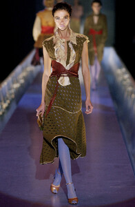 Fendi SS 2004 - 35 - Mariacarla Boscono.jpg