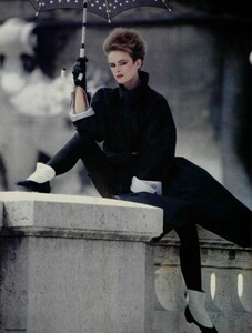 2076129001_paristoujourslofficiel1982.thumb.jpg.ba02c8c298169653a22f69946e222d0f.jpg