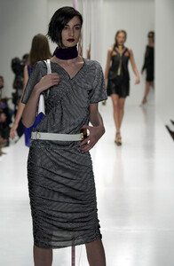 2086551361_Fendi2001WomenRTW61.thumb.jpg.7fa9106f7aef402e00718e6f0ccd545c.jpg