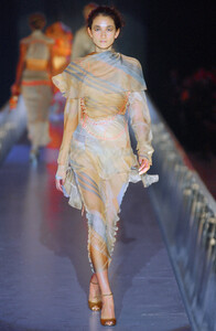 Fendi SS 2004 - 56 - Ai Tominaga.jpg