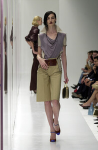 250538162_Fendi2001WomenRTW33.thumb.jpg.99aca5db83723ac82c19b9f9488fe273.jpg