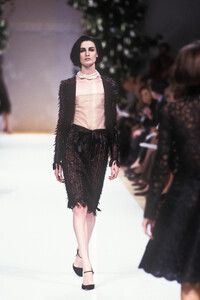 252817842_PierreBalmain2001HauteCouture85.thumb.jpg.d33723e6c419fe4a17f807589ba7e5e6.jpg