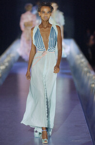 Fendi SS 2004 - 67 - Liya Kebede.jpg