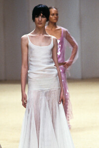 326925249_Chanel1999HauteCouture23.thumb.jpg.fe37c044baa532f47b66c2a26cda1ac7.jpg