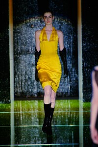 347119719_ATELIER-VERSACE-SPRING-1999(1).thumb.jpg.e31d71caafe202272453a411a92d190d.jpg