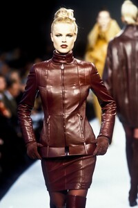 36431267_ClaudeMontana1996WomenRTW82.thumb.jpg.d192a3dc6090d11bb0544926e8a31f22.jpg