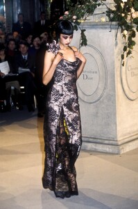 394993837_ChristianDior1997HauteCouture95.thumb.jpg.47b2c22e0d9e4784cc3d47cc7386bb24.jpg