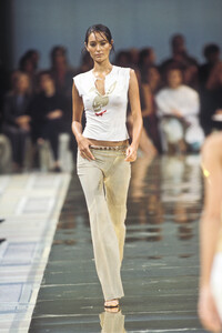 397561199_Chloe2000WomenRTW97.thumb.jpg.97a0a3620c90ff27d14a1e44a6439d15.jpg