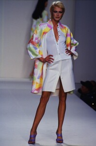 405766449_oscar-de-la-renta-ss-1997(2).thumb.jpg.e392cfeb5cee50f1befba0366eb73de9.jpg