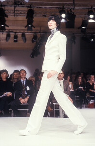 422642930_PacoRabanne1999WomenRTW1.thumb.jpg.e994dbaed92dec59f8f3cb4e28082c4e.jpg