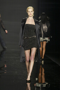 441310918_MichaelKors2003WomenRTW92.thumb.jpg.9bdfaa8bbbb31d6d7ba06aec01d2cc8d.jpg