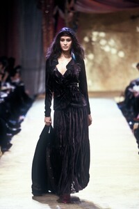 442093238_EmanuelUngaro1999WomenRTW50.thumb.jpg.851de60b633eb96dd4900bc881145eef.jpg