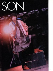 49518453_leiNovember1983BlousonStevenMeisel2.thumb.jpg.a816eca0cdef350e09d92dd6dd1c4e23.jpg