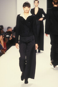 502087128_IsaacMizrahi1996WomenRTW1.thumb.jpg.02f65a43f22deab14c7fc996a4e4a684.jpg