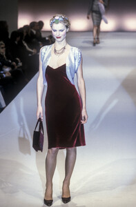 516849056_Blumarine1998WomenRTW62.thumb.jpg.120fa4062cbff85baf70c1b83b8ecc27.jpg