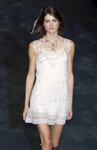 Anna Davolio at Anna Molinari SS 2004 11.jpg