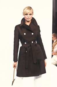 554485606_DolceGabbana1996WomenRTW142.thumb.jpg.6cfac0ac129bd699cefee9149c63f2a8.jpg