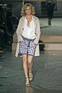 55479542_Dsquared22005WomenRTW28.thumb.jpg.d473c35f5a20903e1d6a716aec4a0e4f.jpg
