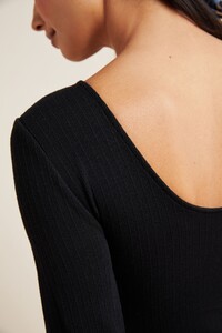 55644702_001_b4.jpg