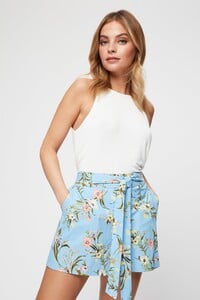 106 Petite Blue Floral Belted Shorts image number 1.jpg