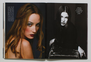 59780173_GLAMOURfranceDECember1993beaute-.bonjourlanuitbymagnusreed1.thumb.jpg.1a71ec624947c19e8e48e354dcc837ec.jpg