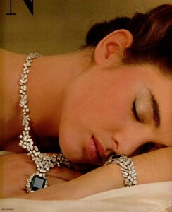 658169911_joiejoyauxlofficiel1982byjimdorrance1.thumb.jpg.816e6b2598e33600b7020dccdff150aa.jpg