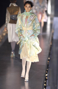 Fendi SS 2004 039.jpg