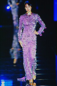659495385_paco-rabanne-haute-couture-fall-1999(8).thumb.jpg.6e916bcc65e4365599bb5451e2593eb2.jpg
