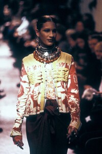 667654607_JeanPaulGaultier1994WomenRTW66.thumb.jpg.cb2ad0d4b118caf4ed22bca1dd0c6391.jpg