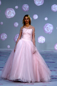 67597022_Chanel2002HauteCouture132.thumb.jpg.2586aa83e9dcd5d09173b105d3df7a4b.jpg