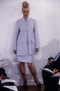 679725465_MichaelKors1995WomenRTW19.thumb.jpg.7016ed951cfc9e19d33f77adf6ae3bda.jpg
