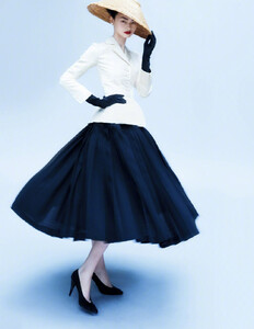 He-Cong-Txema-Yeste-Harpers-Bazaar-China-September+(2).jpg