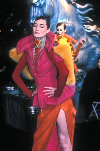 7189019_ChristianDior1998WomenRTW4.thumb.jpg.027bef75cb2d535e210540b0577b0ad7.jpg