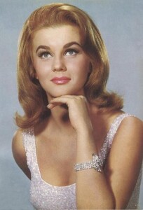 Ann Margret - white top.jpg