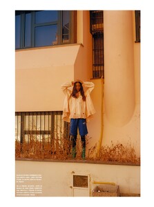 mona 2021-08-01 Vogue Italia-page-025.jpg