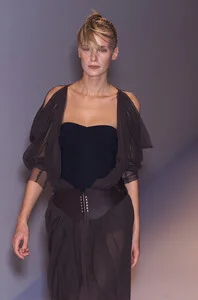 annika s01kenzo-1b.jpg