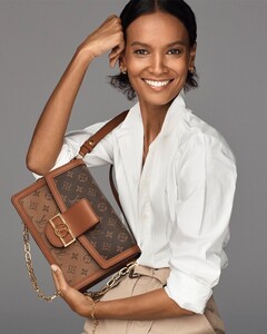 Louis-Vuitton-Dauphine-Bag-Fall-2021-Campaign-by-Steven-Meisel+(2).jpg