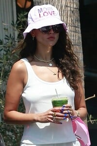        gon140821BZNimage102.jpg