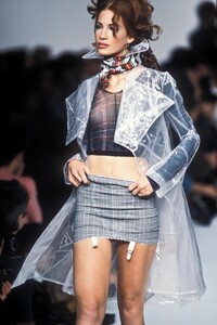 753790516_JohnGalliano1992WomenRTW42.thumb.jpg.f2f46524a0f70a20e6fcc865ddf7ba0d.jpg