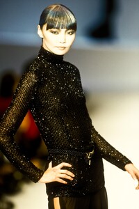 761986046_Valentino1996WomenRTW223.thumb.jpg.ff73728d4e94e04d26d168838c0302e1.jpg