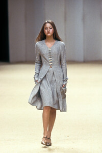 774027114_Chanel1999HauteCouture49.thumb.jpg.f87ee5e5f38100cbdbd047ccc604abf7.jpg